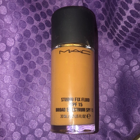 Makeup - Picture 1 of 1